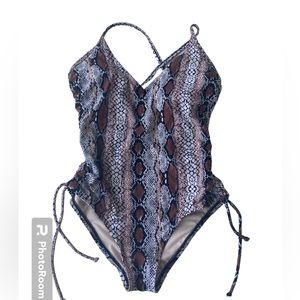 New Kona Sol Snake Print One-Piece Swimsuit Small Lined Padded Shelf Bra Multi